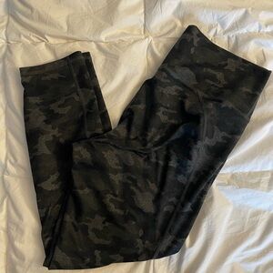 Fabletics PowerHold grey/black camo cropped leggings. Size M.